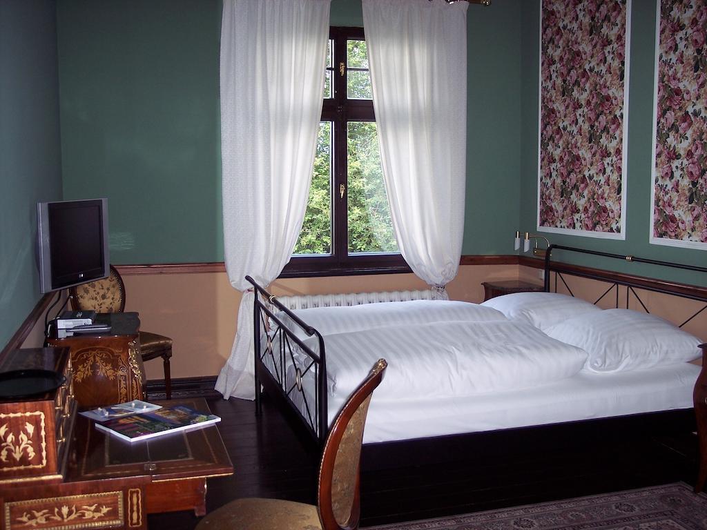 Hotel Gutshaus Kubbelkow Bergen Auf Rugen Zimmer foto