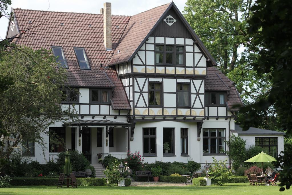 Hotel Gutshaus Kubbelkow Bergen Auf Rugen Exterior foto