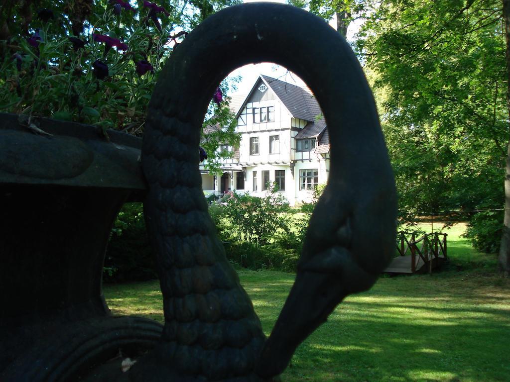 Hotel Gutshaus Kubbelkow Bergen Auf Rugen Exterior foto