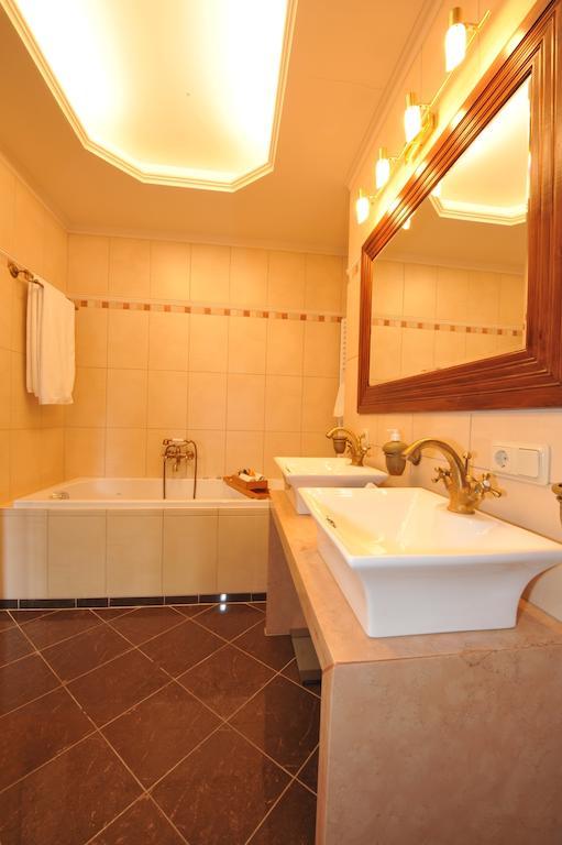 Hotel Gutshaus Kubbelkow Bergen Auf Rugen Zimmer foto